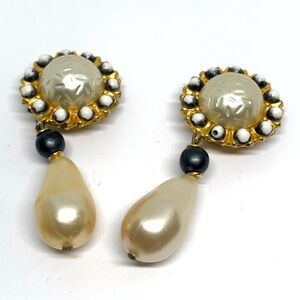 Vintage Rare Valentino Garavani made in Italy clip on earrings pearl dangle